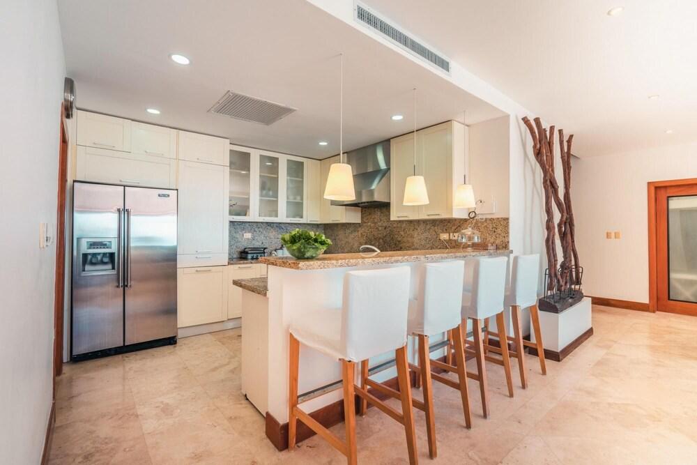 Great Villa at Puerto Bahia E3