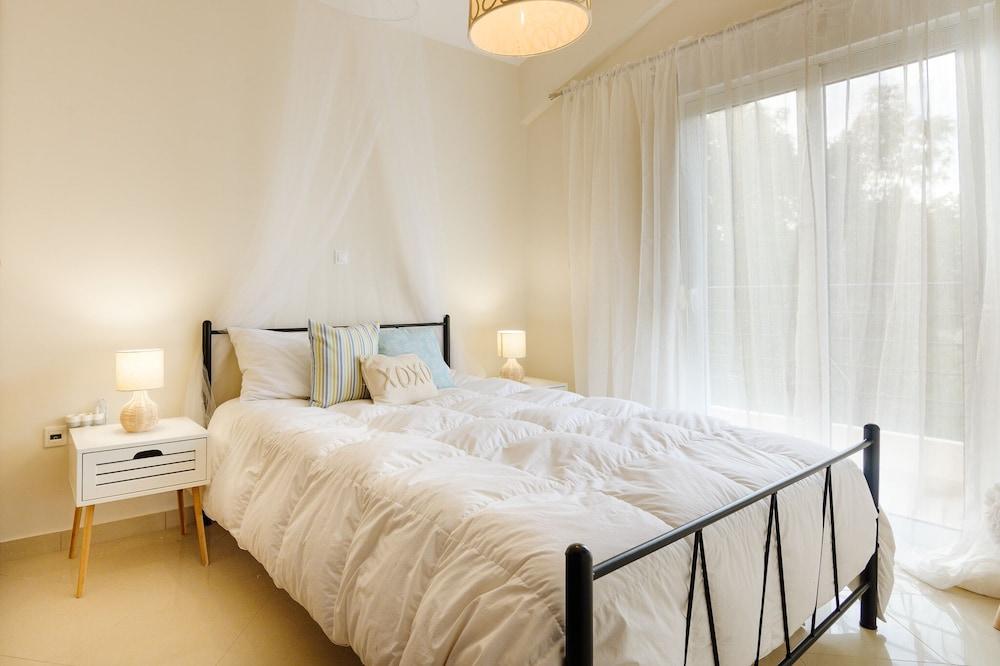 Marathon Luxury Suites - Schinias Beach