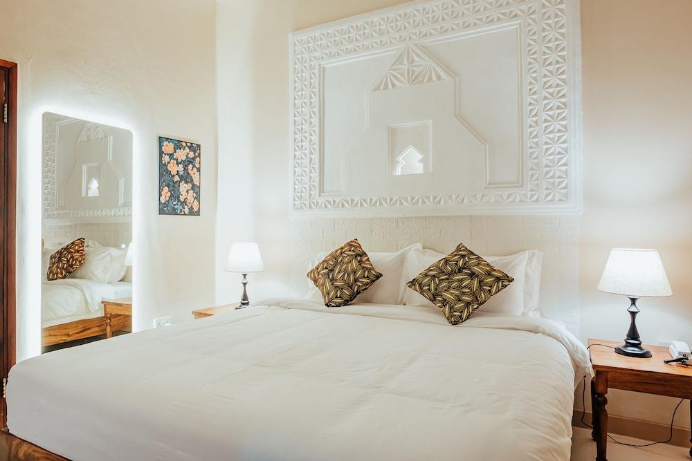 Yushili Hotel & Restaurant