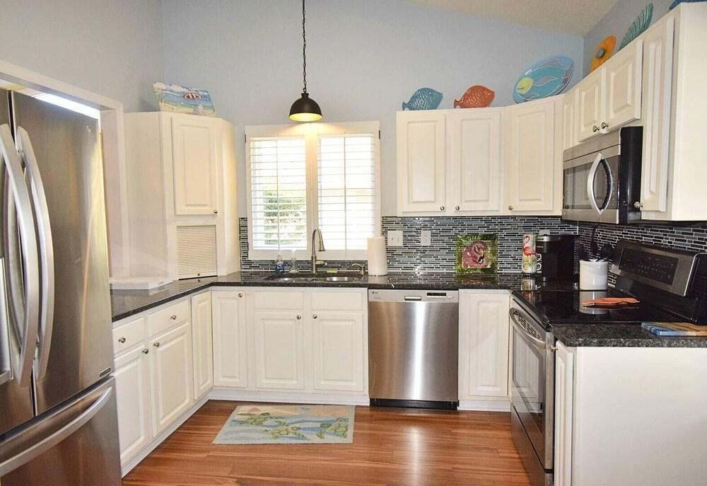 Beach Monkey's 4 Bedroom Home