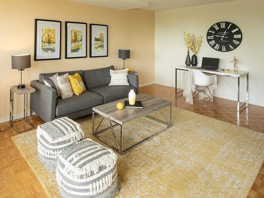 2BR Apt in Vibrant Beaumont Area