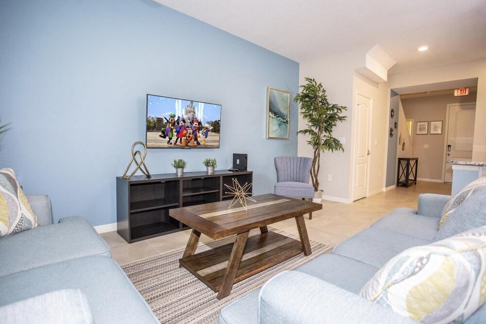 Marvelous 4 Bd Close to Disney 5166 Compass Bay