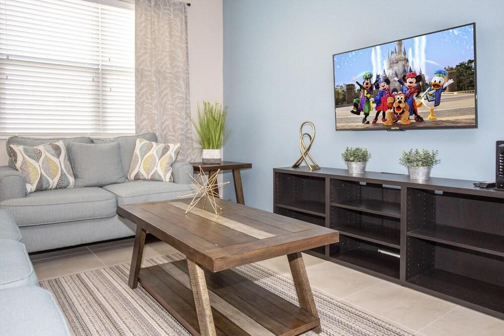 Marvelous 4 Bd Close to Disney 5166 Compass Bay