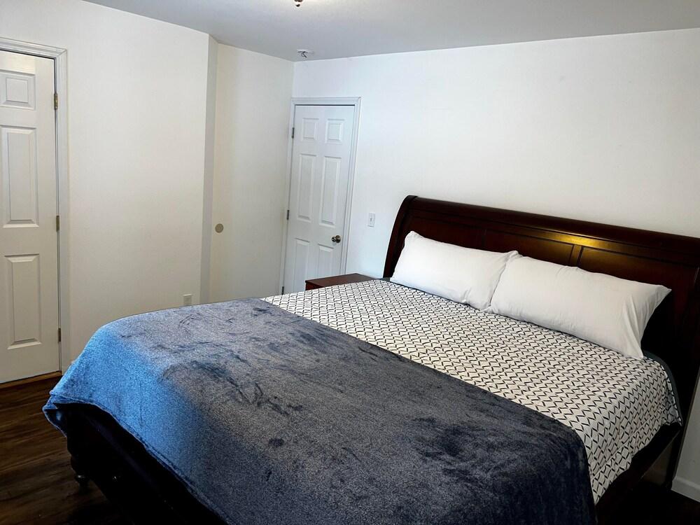 Southside 3bd 2bt apartment