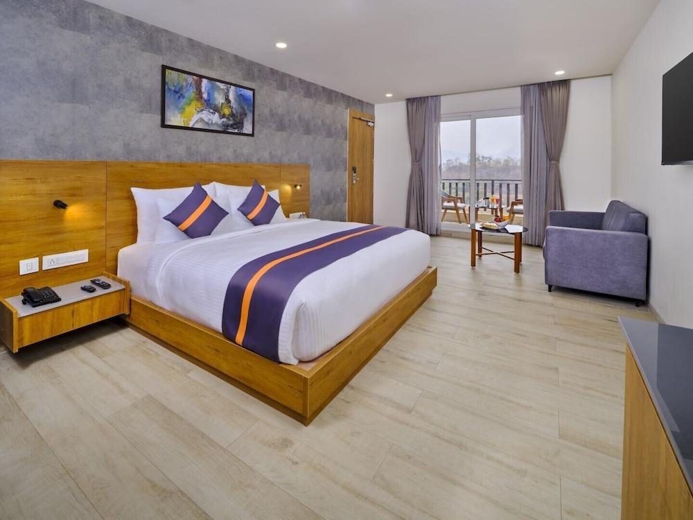 D Square Statue of Unity Kevadia, a member of Radisson Individuals