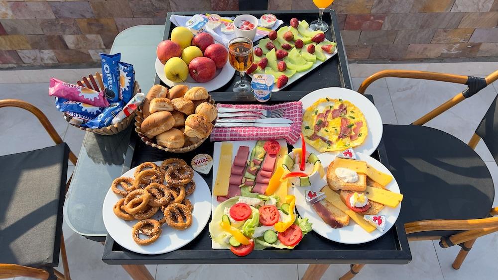 STEPS IN Pyramids View