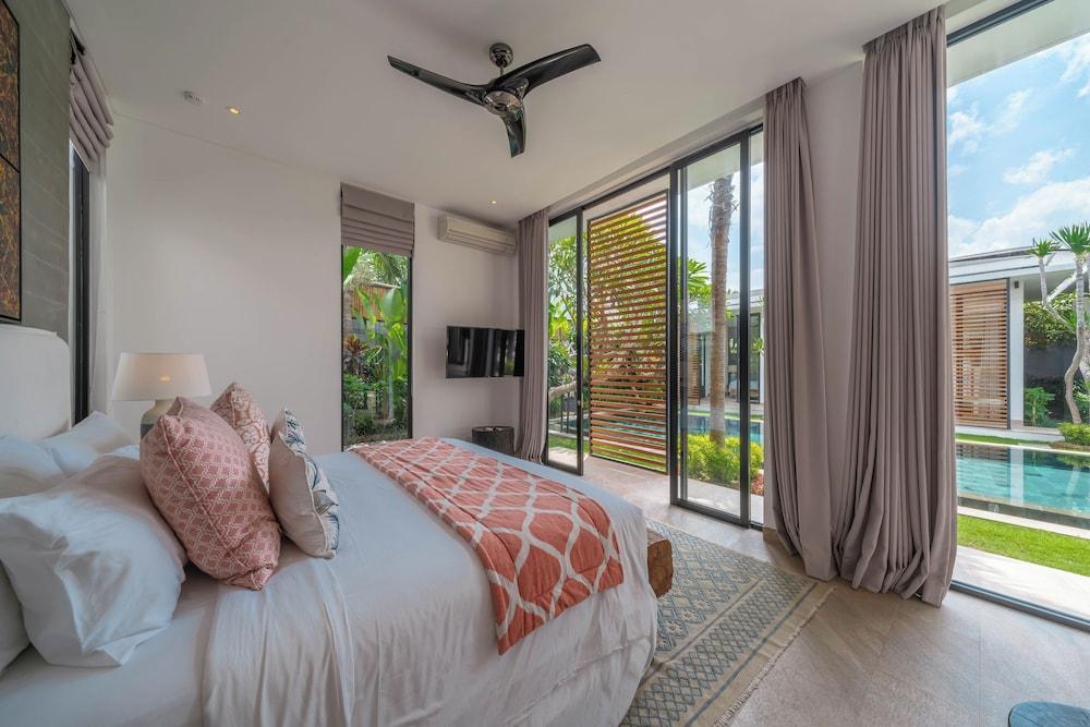 Villa Vida Mira - Elegant 4BR Beachside Villa in Canggu