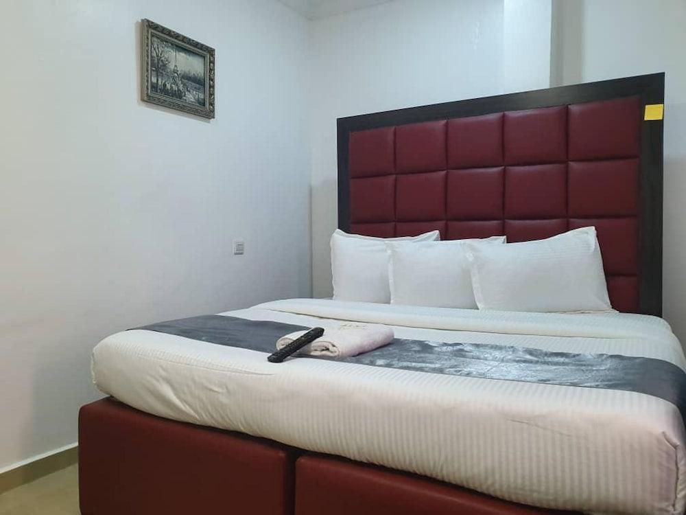 4th Apartment and Suites