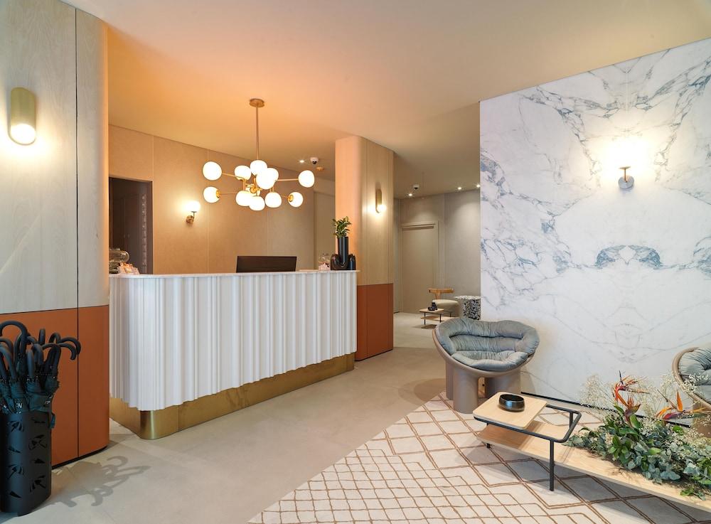 LIV Mackenzie Beach Suites