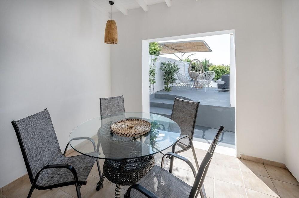 Smy Santorini Suites & Villas