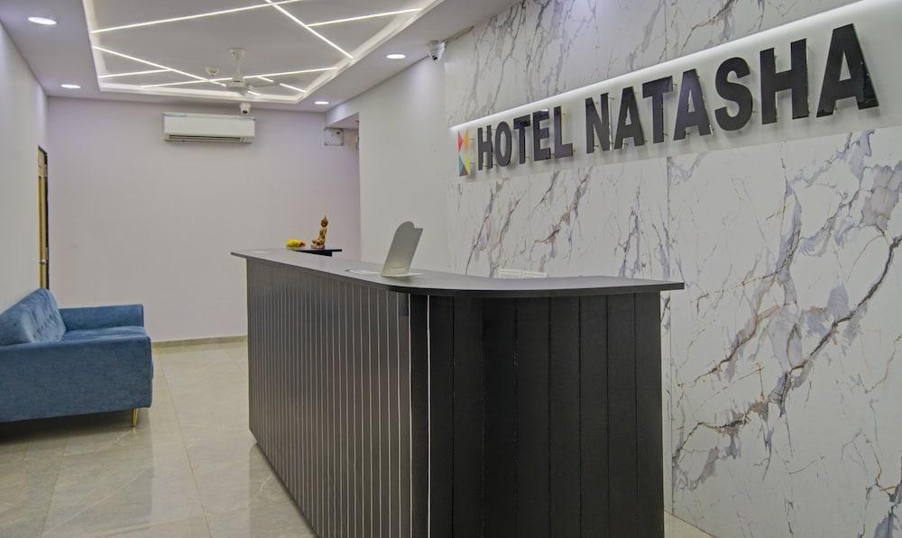 Itsy Hotels Natasha, Vesu, Surat