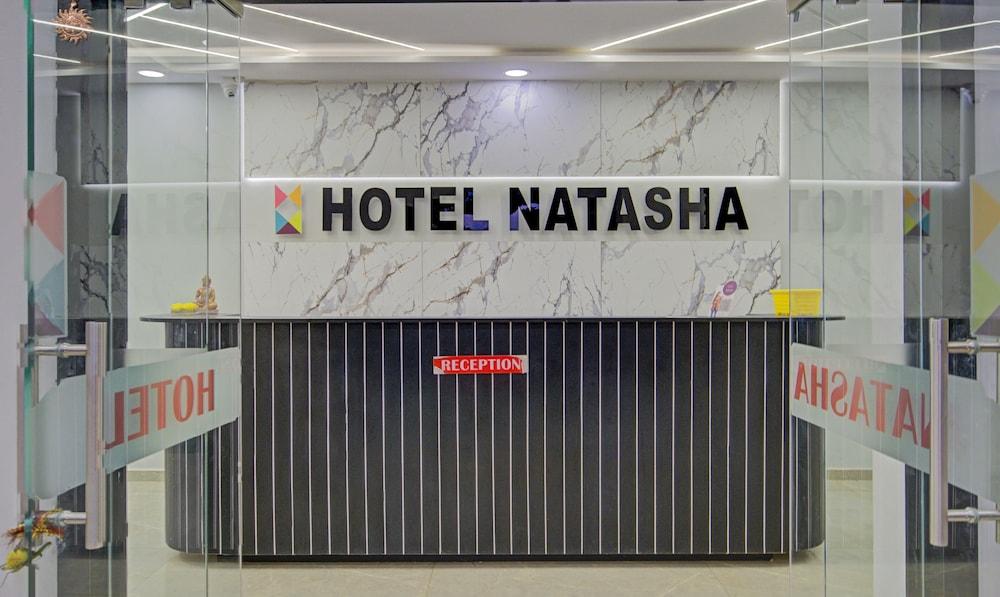 Itsy Hotels Natasha, Vesu, Surat