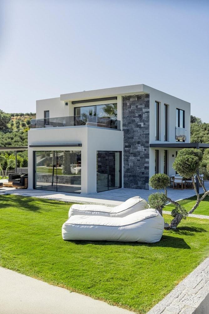 Geolivia Villas Complex