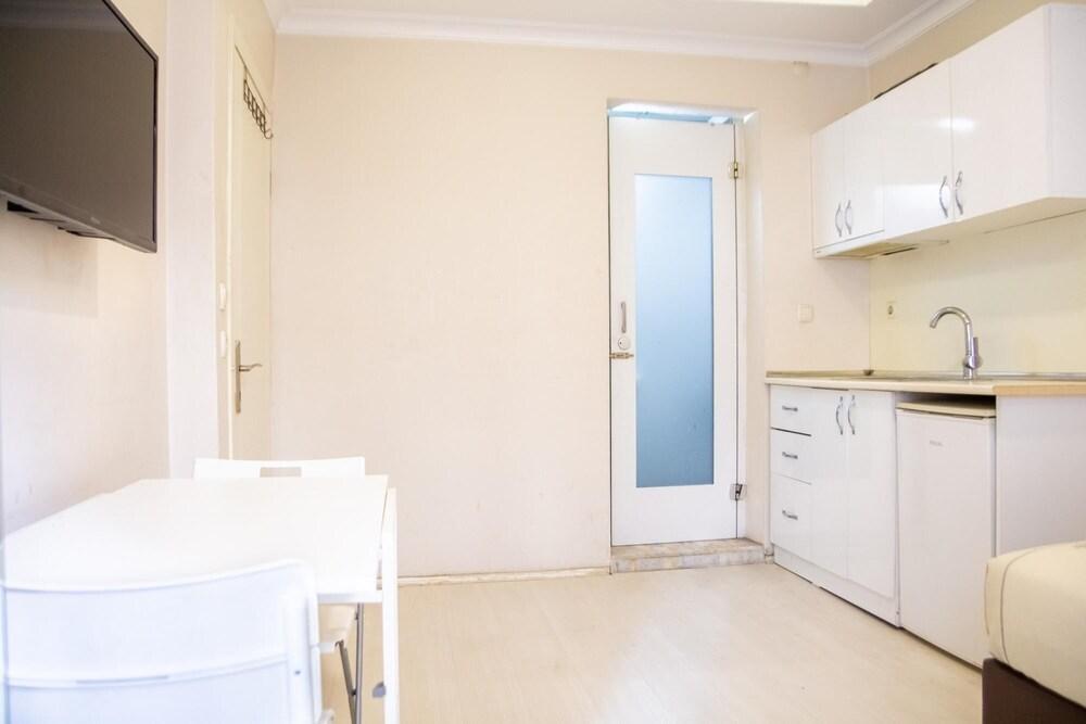 Spacious Studio Flat in Izmir Konak