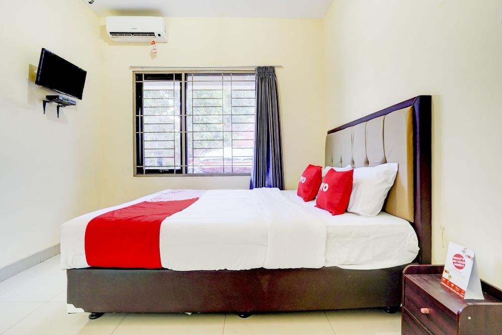 OYO 90052 Star House