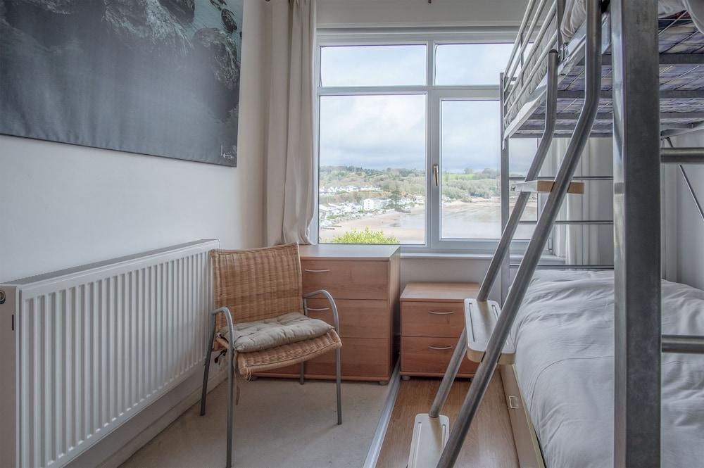 Captains Walk - 4 Bedroom Apartment - Saundersfoot