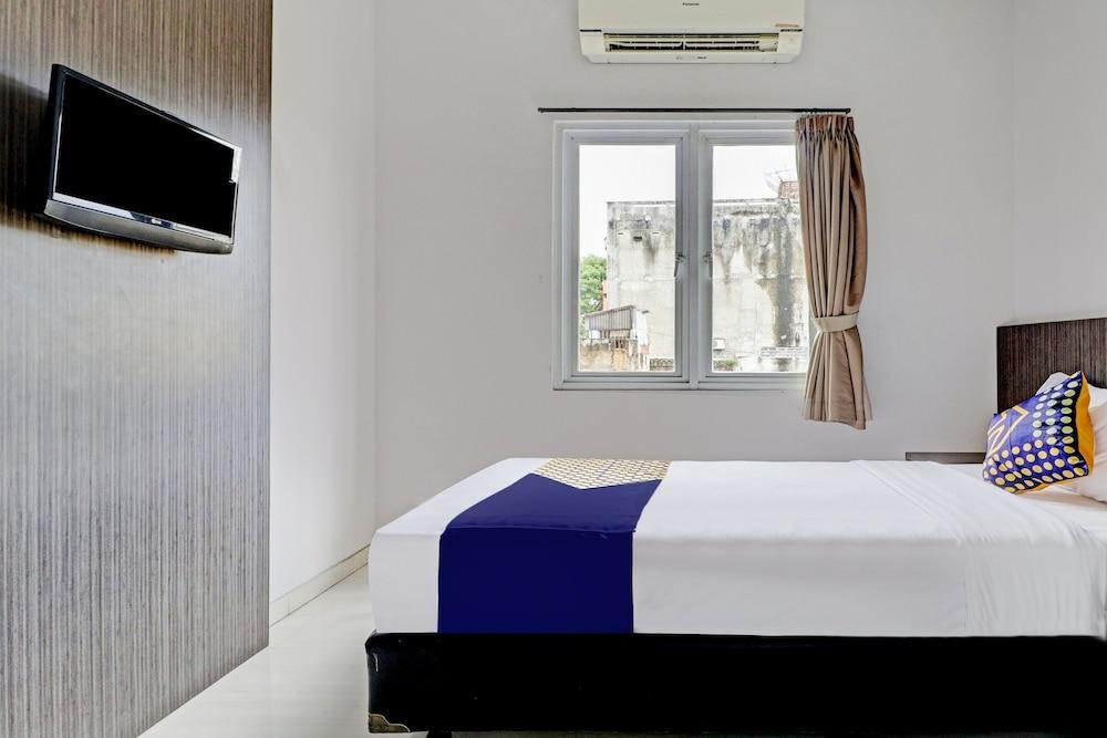 Hotel O Cihampelas Near Ciwalk Formerly D'River Guest House