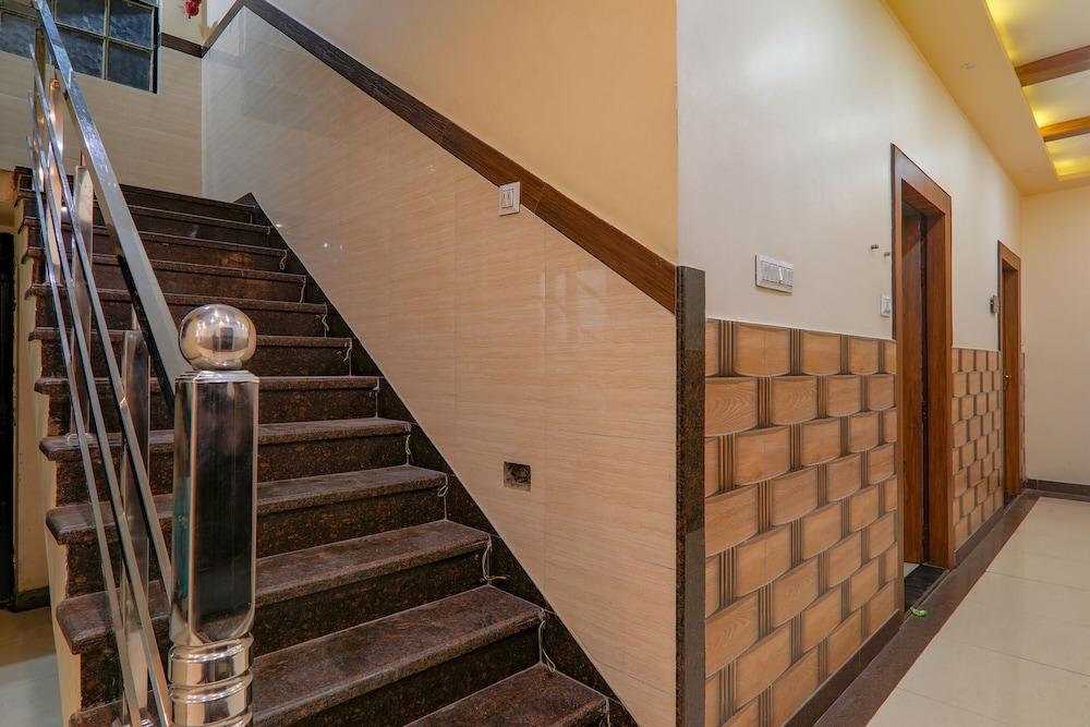 Fabhotel Shree Galaxy