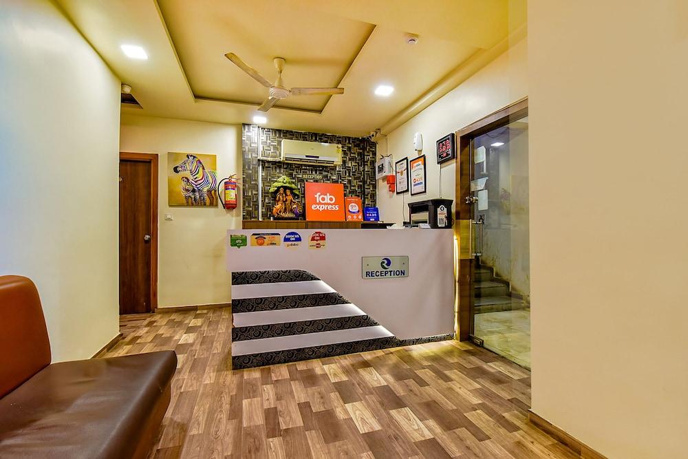 Fabexpress Relax Inn