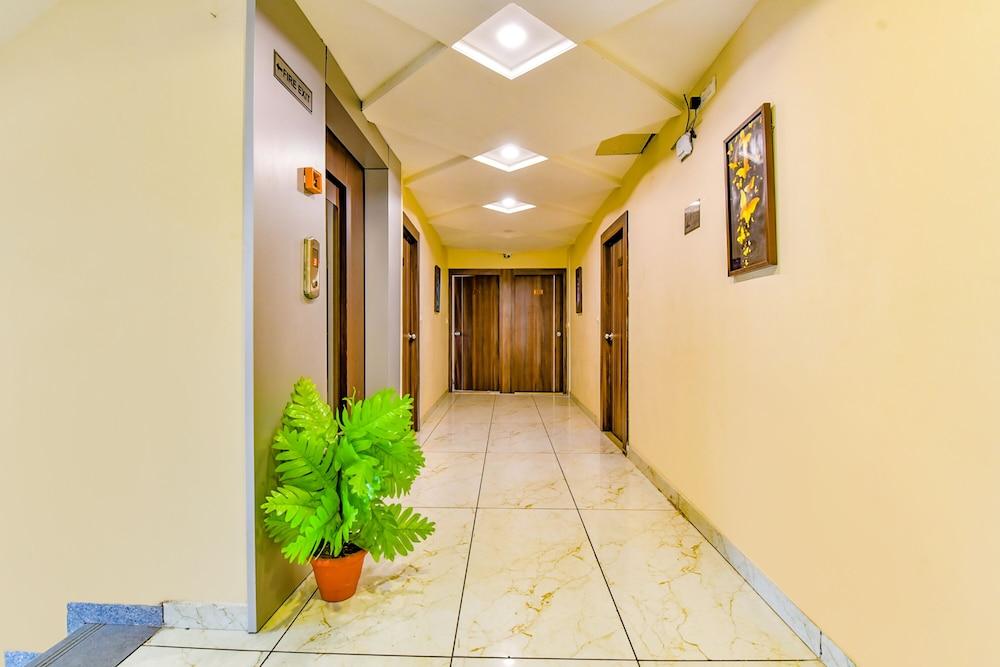 Fabhotel Raj Palace I