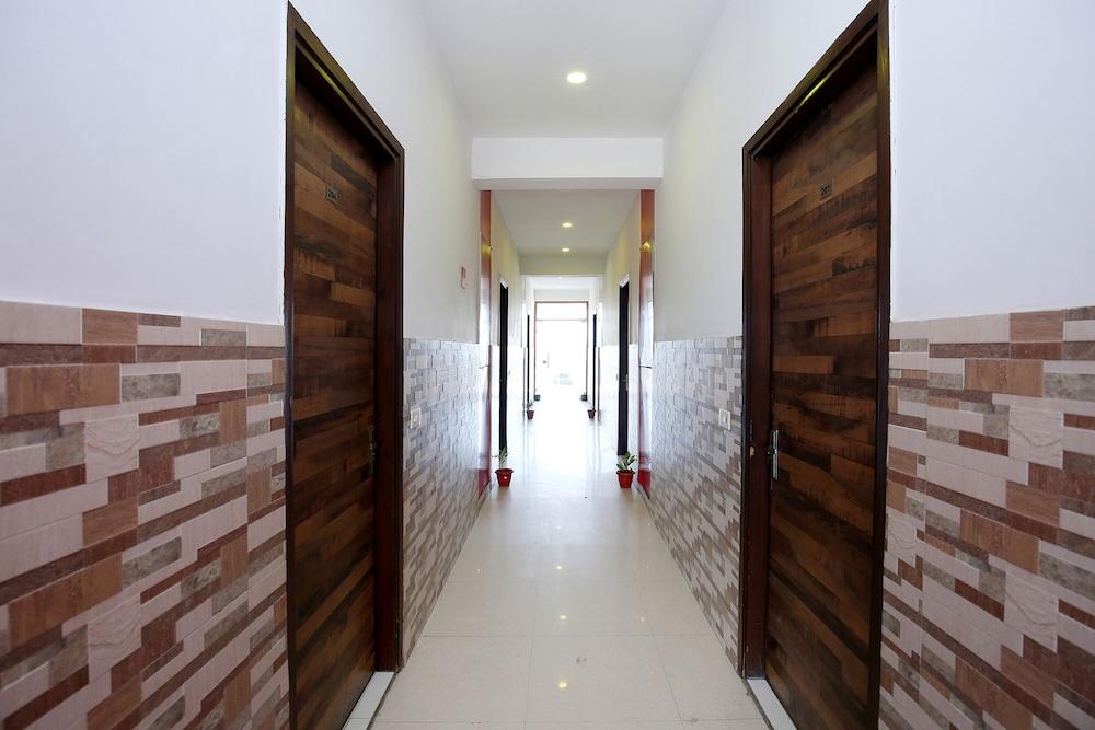 Fabhotel Pearl Grand