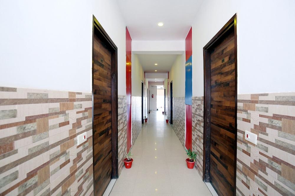 Fabhotel Pearl Grand