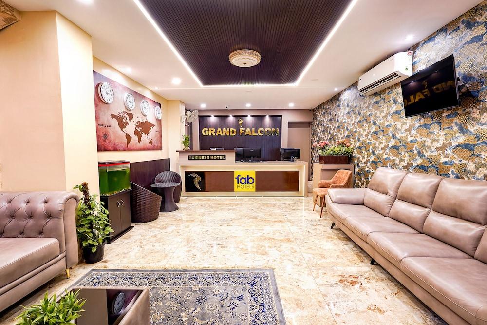 FabHotel Grand View Inn