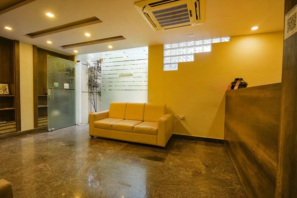 Fabhotel Royal Serenity