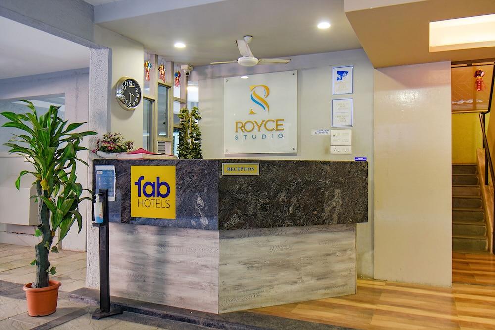 FabHotel Royce Studio