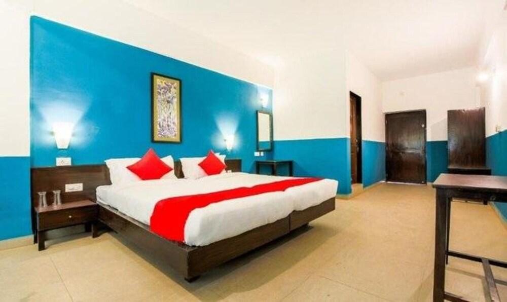 Fabexpress Paradise Inn Iii