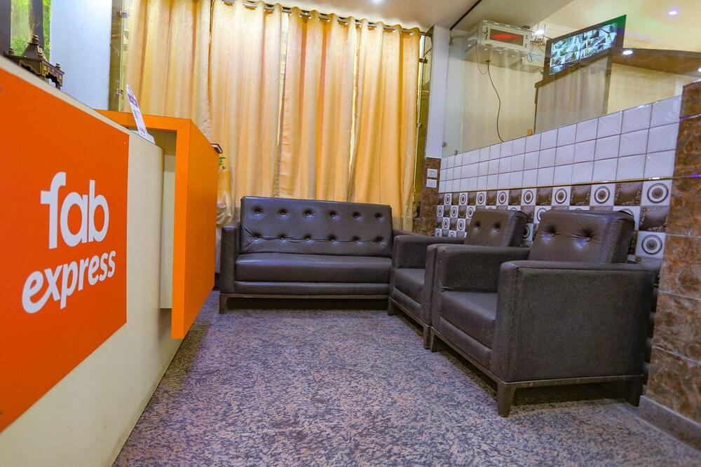 Fabexpress Gross Plaza