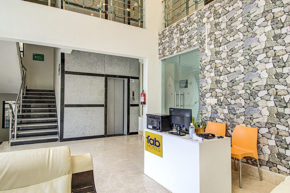 Fabhotel Emara Grand