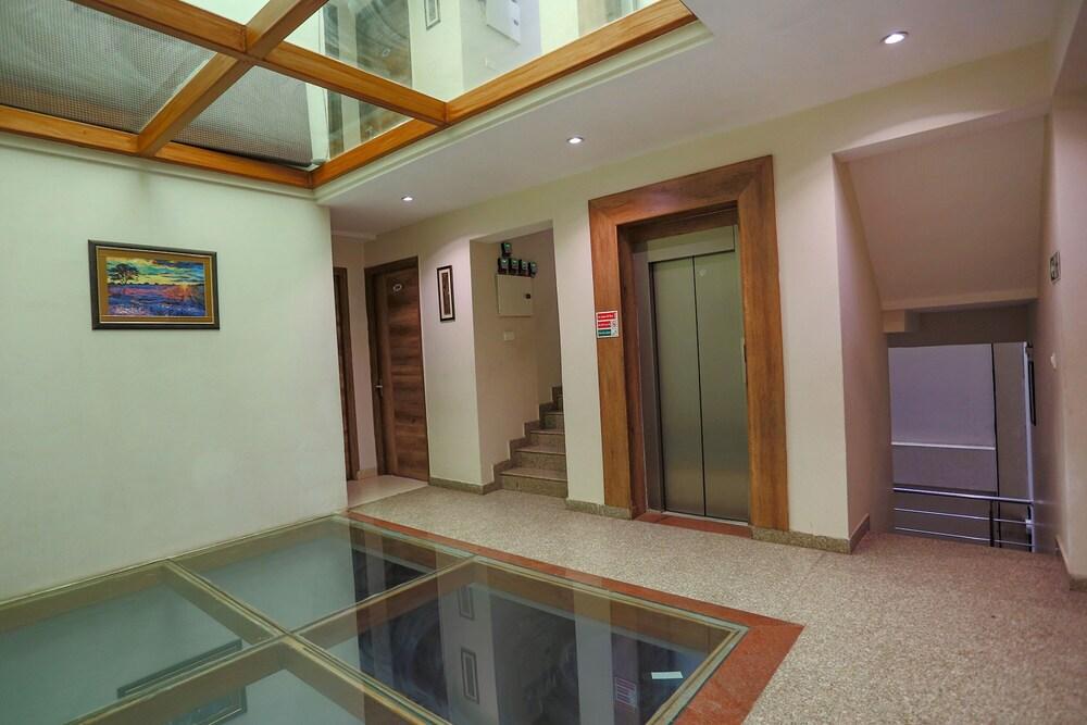 Fabhotel Limewood Stay