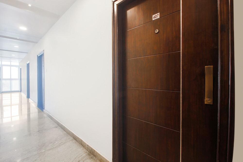 Fabhotel Corner Courtyard- Nr KIMS Hospital, Kondapur