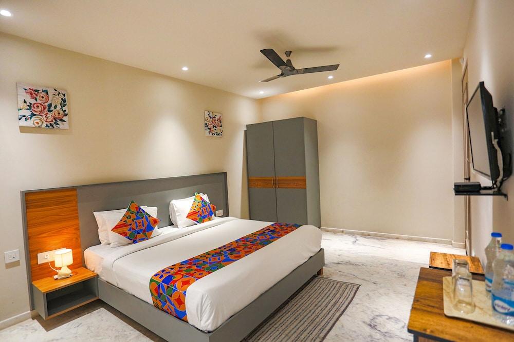 Fabexpress Aroma Corporate Suites