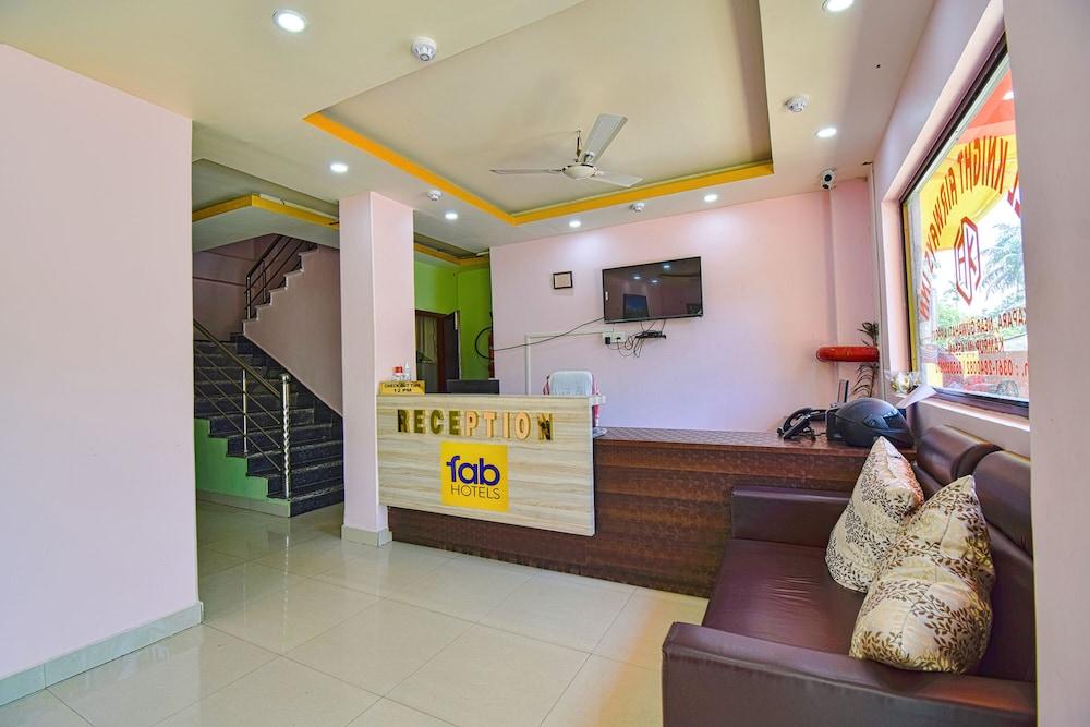 Fabhotel Knight Airways