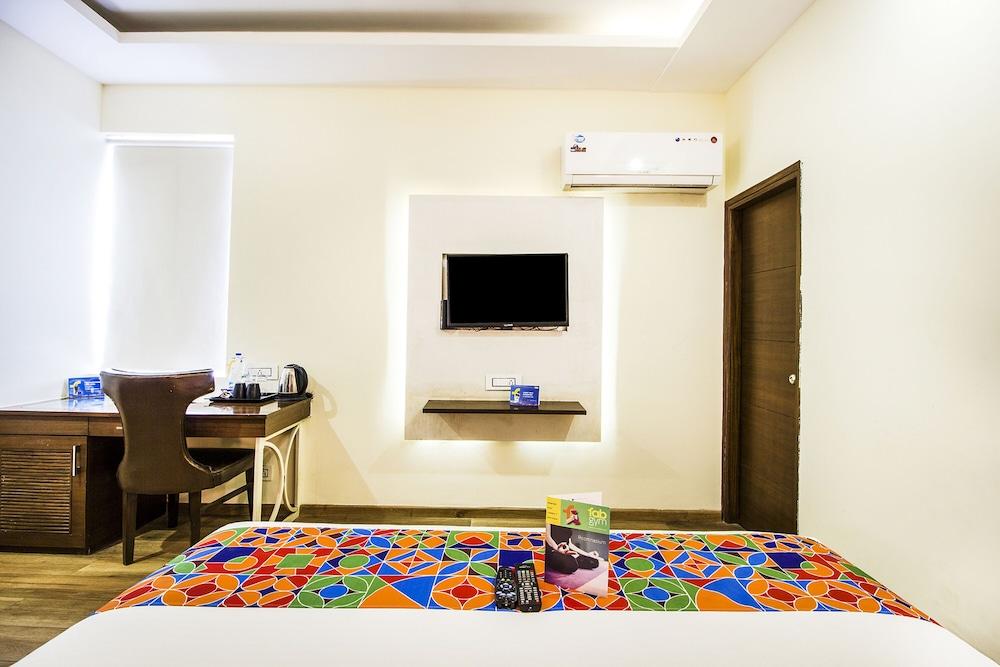 Fabhotel Royal Plaza