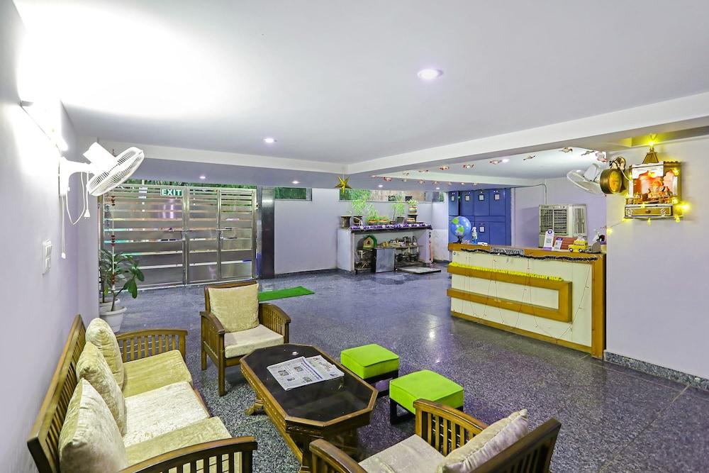 Fabhotel White House Bnb