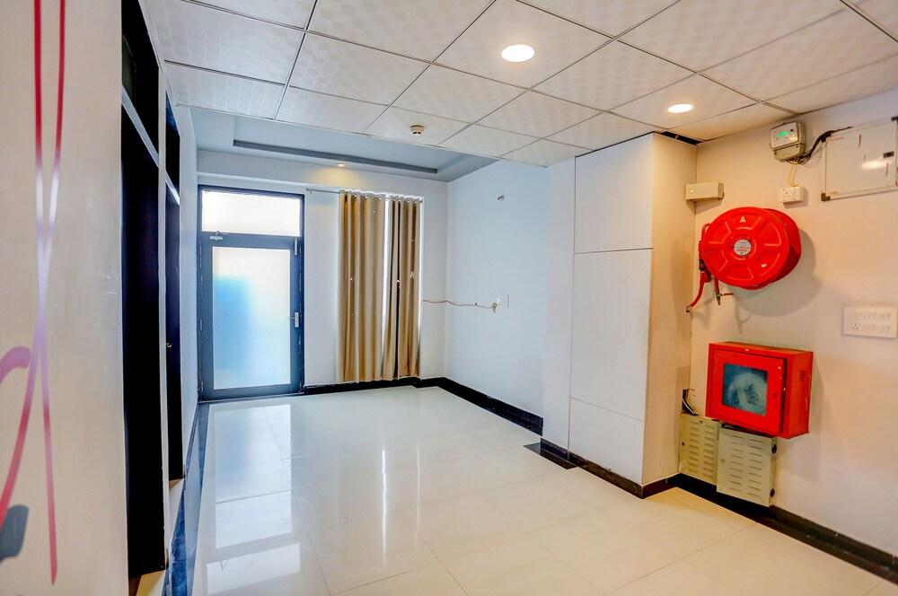 FabHotel Grand Capitol