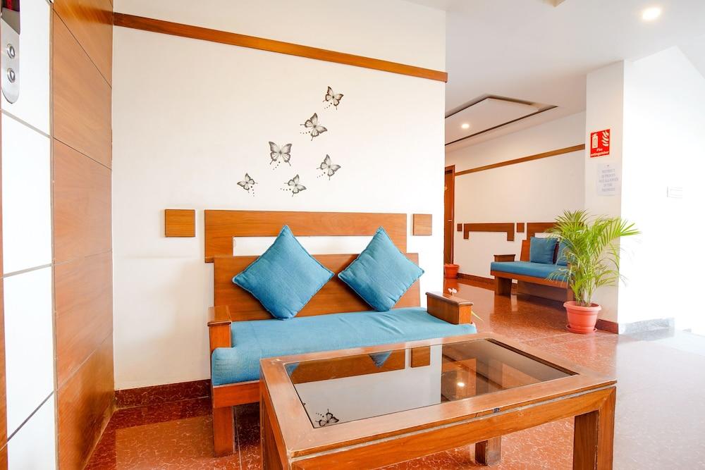 FabHotel Emirates Suites