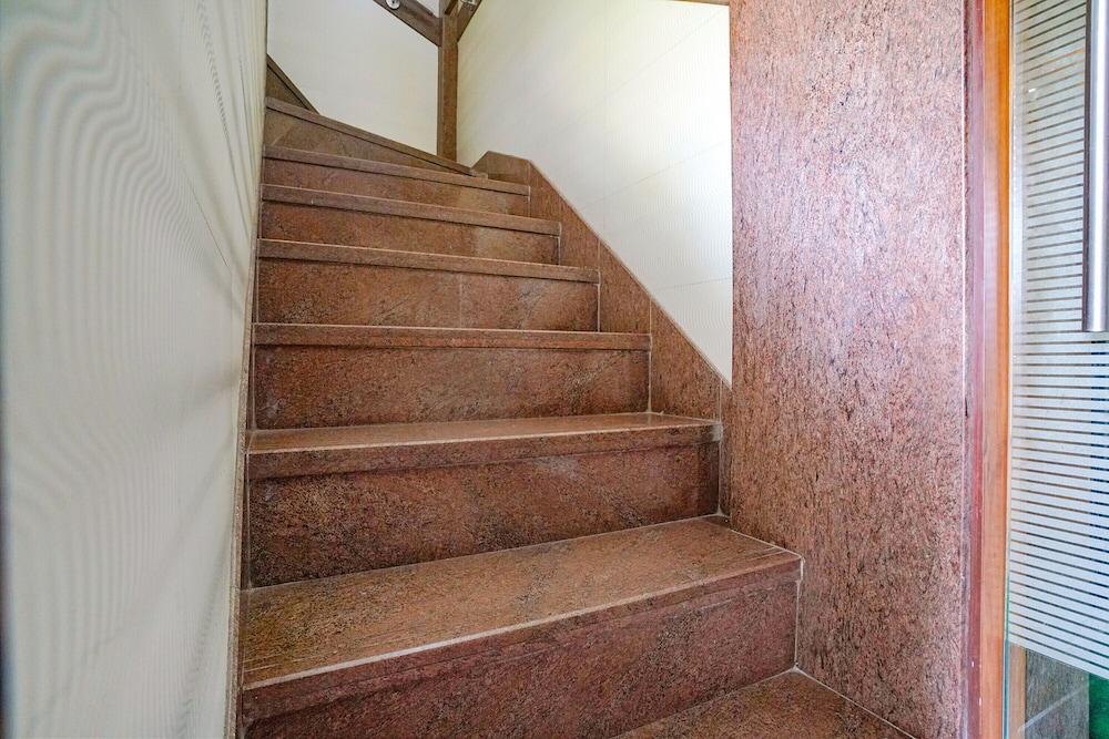 Fabexpress Colaba Grand