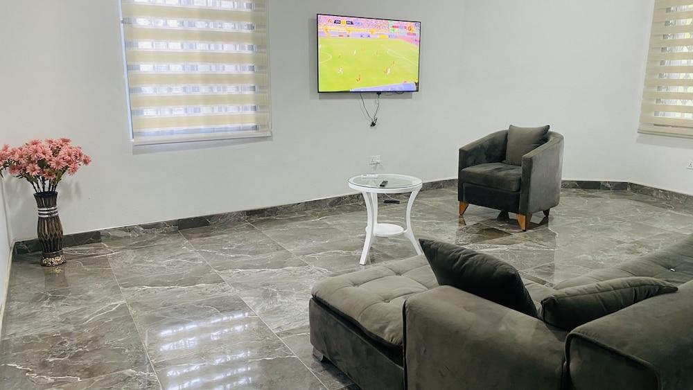 The Boaz Executive Place