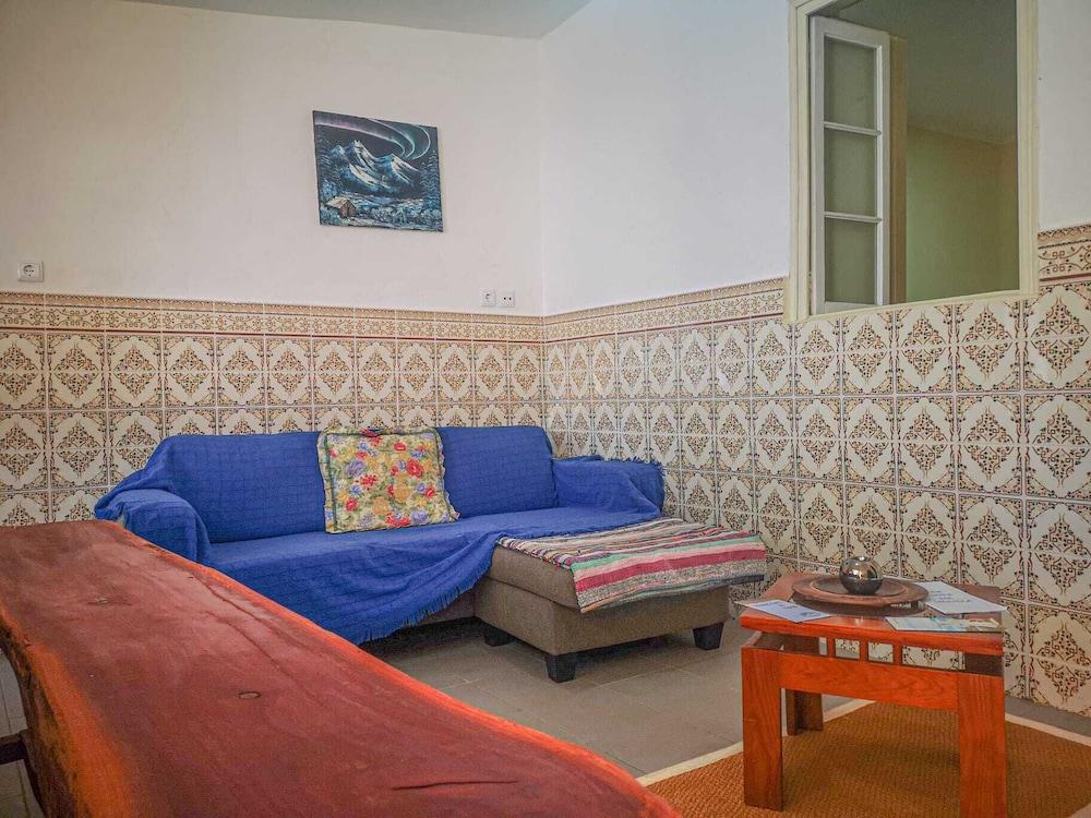 Casa do Rosa - Sleeps 6 - Parking - Wifi