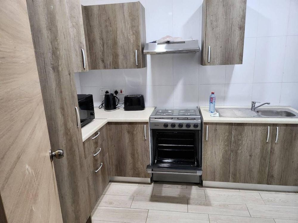 Spacious Luxury 3bed Hse in Tema - Netflix, Wi-fi