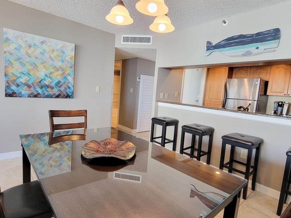 1201 South Hampton 2 Bedroom Condo