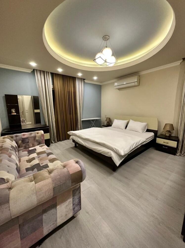 Beverly Hills Mansion