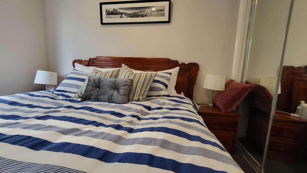 golf pool 2B House in point cook VIC