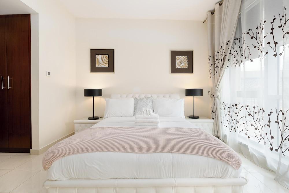 Lux BnB I Standpoint Tower I Opera View