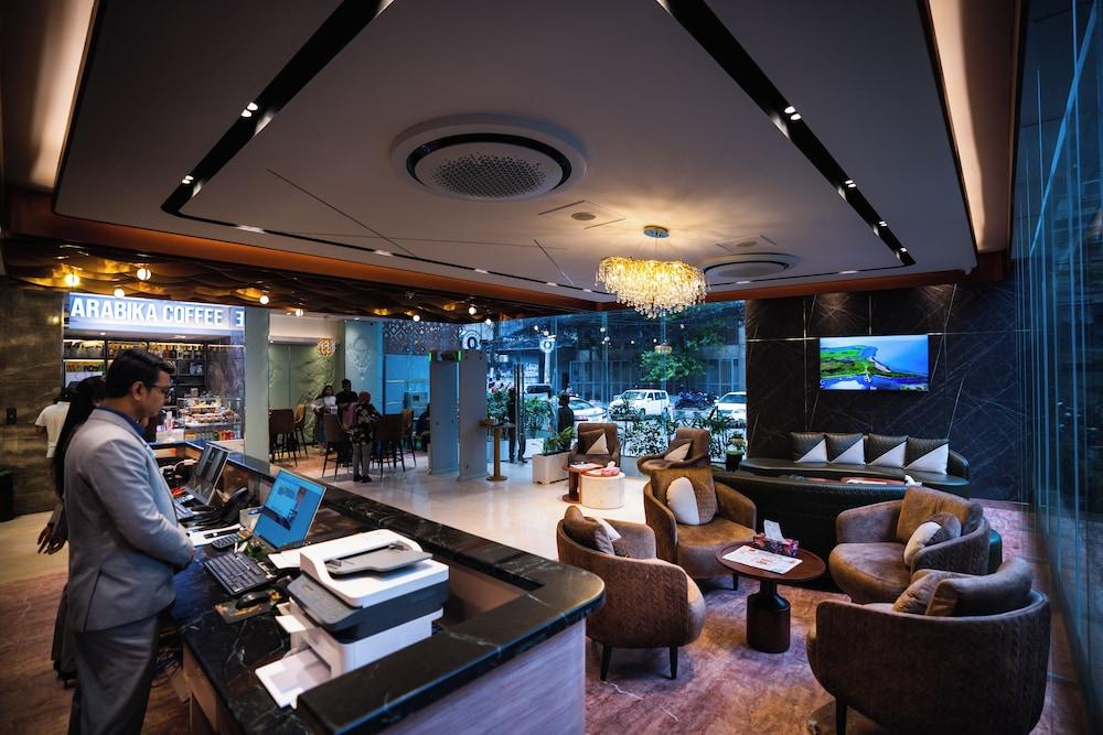 Unique Regency Hotel