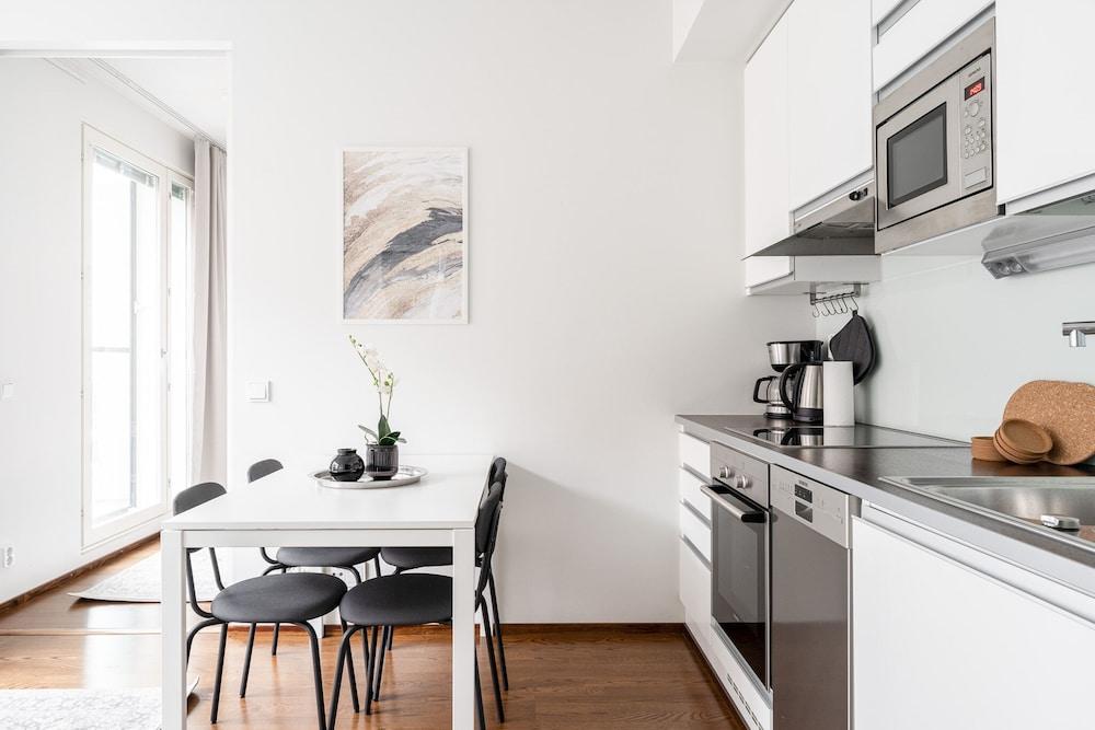 Modern 1BR Apt next to Lake Pyhäjärvi